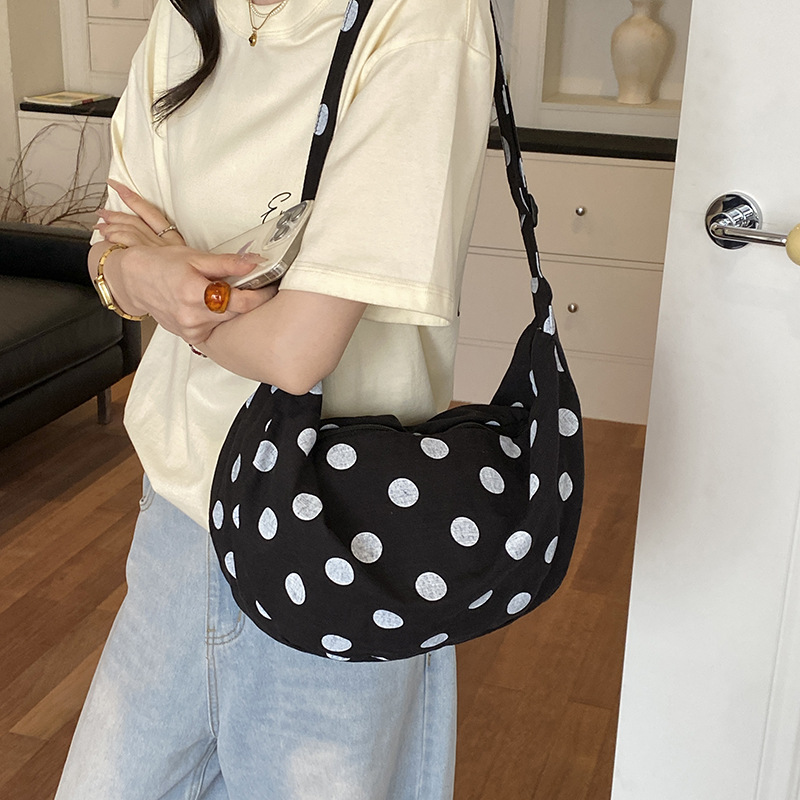 Bolso de Hombro Tipo Dumpling  - Interior Design Korean Style reseña y precio